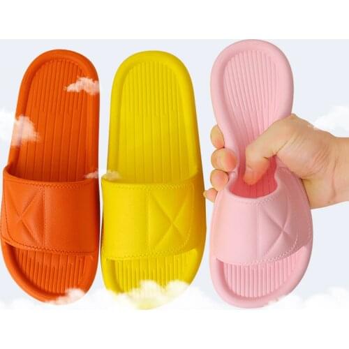 2021 Womens Casual Clogs Breathable Beach Sandals Valentine Slippers Summer Slip On Women Flip Flops Shoes Home Shoes For Unisex