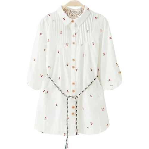 Girls' shirt Spring and Autumn dress 2021 new Korean embroidery cardigan Long sleeve strawberry top babys white shirt