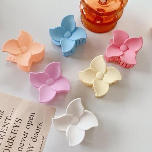 2021 New Hair Accessories Hair Claw Frosted Hair Clip Flower Hairpins Spring Candy Plastic Hairgrips Cute Headwear Barrettes