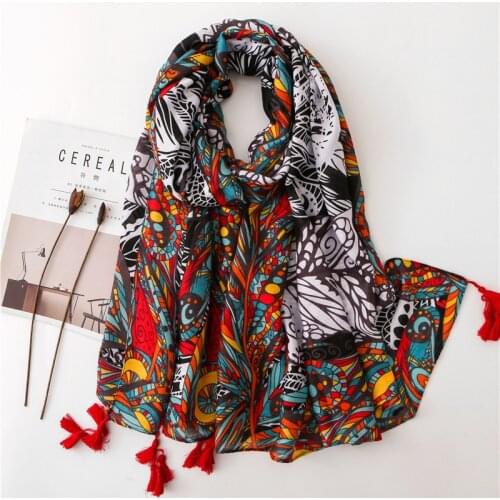 2020 new women seaside sunscreen quality cotton material shawl Autumn and winter Fashion Ethnic style Leaf print tourism scarves