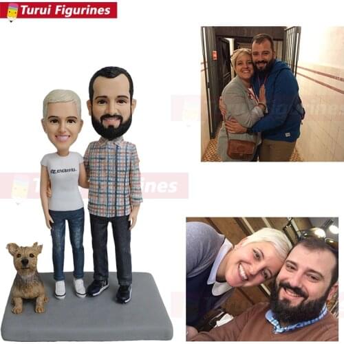 Father and mother love couple figurine with dog custom animal figurines custom bobbleheads fast cheap wholesale made in china