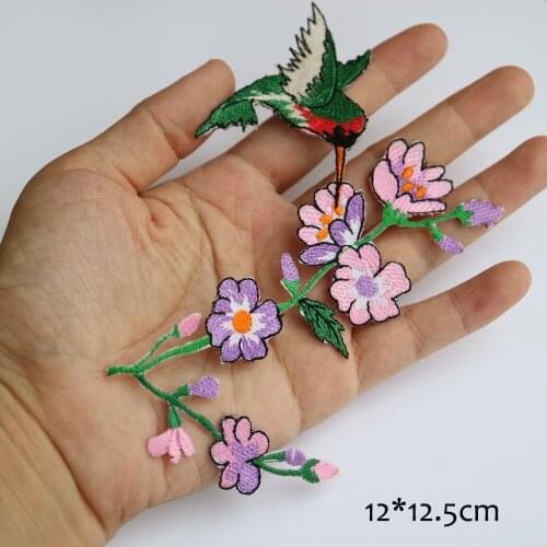 Fashion floral embroidered Patches for Clothing iron on Embroidery Stickers Clothing Applique flowers Decoration Badge parche