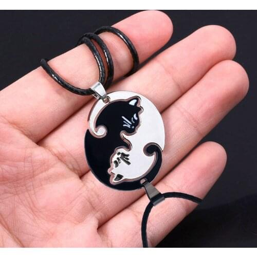 SG 1Pairs Cute Black White Cat Couple Necklaces Pendants Animal Cat Lover Keyring Pulsera Women Men Choker Valentines Day Gift