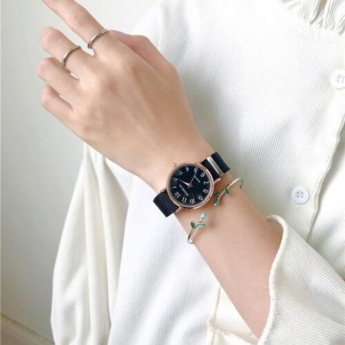 Casual Fashion Nylon Woven Small Daisy Pattern Strap, Simple Digital Scale Dial, Small Quartz Ladies Watch