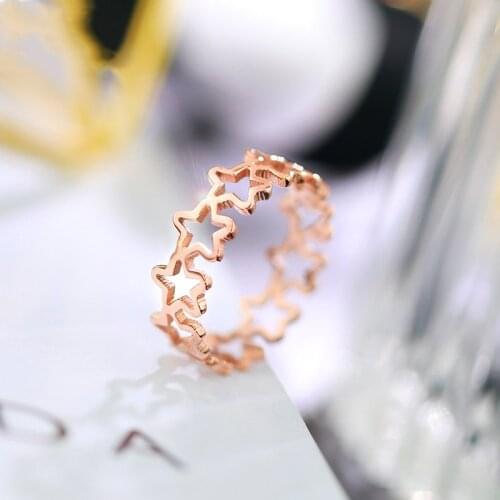 18KGP Rose Gold Color Titanium Steel Hollow 5-Pointed Star Rings Women Fashion 316L Stainless Steel Jewelry Not Fade (GR219)