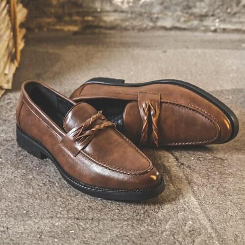 Yomior New Autumn Fashion Casual Men Shoes British Formal Dress Leather Shoes Business Wedding Loafers Oxfords Tassel Shoes