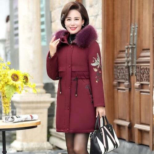 Overcoat Mother Winter Cotton Coat Middle-aged Elderly Womens Overcoat Fashion Warm Fur Collar Embroidered Cotton Outwear Z182
