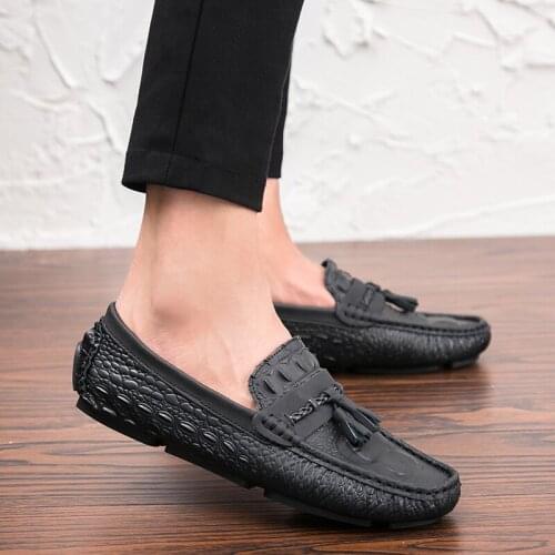 Casual men shoes Mens Comfortable black Flats Shoes slip on Loafers genuine leather Footwear sneakers tassel mocassins homme