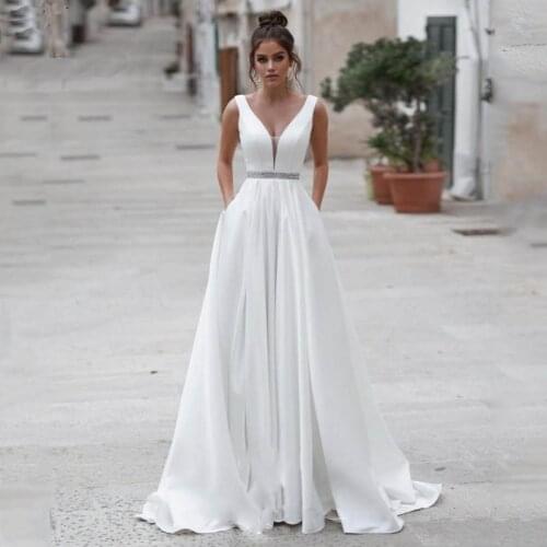 Vintage Satin Wedding Dress with Pockets V-Neck Wedding Dress Boheimian A-Line Princess Bridal Dress 2019