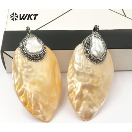 WT-NP376 WKT Natural Pearl Shell Pendant Big Leaf Shape Shell Pendant With Rhinestone Pave Irregular Shape Pearl Shell Jewelry