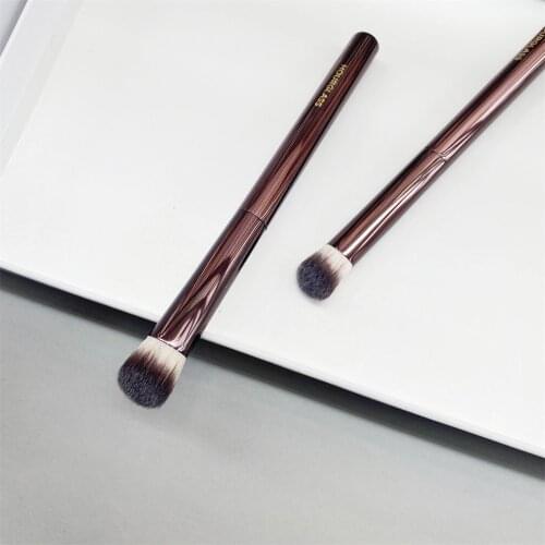 New VANISH SEAMLESS FINISH Concealer Makeup Brush Metal Handle Soft Bristles Angled Large Conceal Cosmetics Brush Beauty Tool