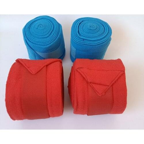 Horses are equipped with horse leggings, horse leggings, horse hoofs, wrist guards, leg guards, horse straps, leg guards