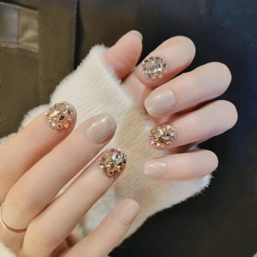24pcs Fake Nails With Glue Full Champagne Diamonds Type Short Paragraph Removable Fashion Manicure False Nails Press On Design D