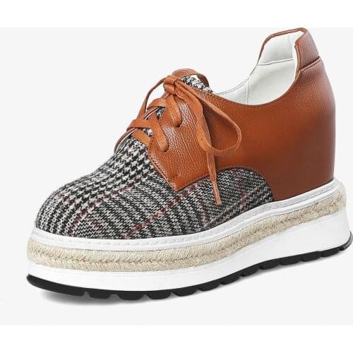 Increased age season within the new female joker casual shoes with thick soles institute wind single shoes 18328