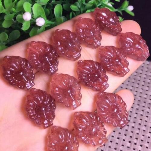 Natural beautiful strawberry crystal stone hand-carved cute nine-tailed fox heart Fashion for gifts