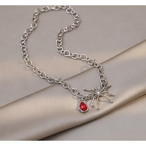 Female Trendy Necklace Red Crystal Stone Spider Neck Chain Pendant Accessories Goth Punk Party Womens Nnecklaces Jewelry