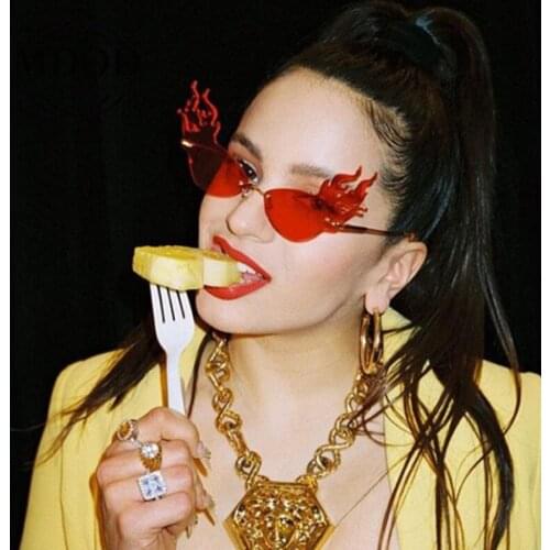 Fire Flame Sunglasses 2020 Women Men Cat Eye Triangle Sunglasses Cool Sun Glasses Wave Metal Frame Eyewear StreetWear Okulary