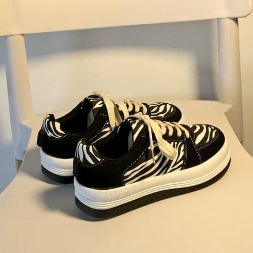 Women Sneakers Shoes Trend Casual Flats Sneakers Female New Fashion Comfort Canvas Breathable Style Vulcanized Shoes