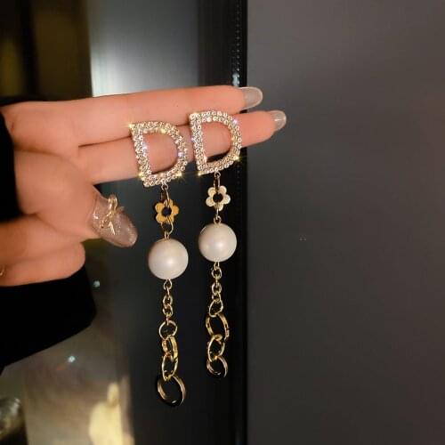 Korean Trendy Simple Letter Shiny Crystal Gold Pendant Earrings for Woman Fashionable Statement Earrings New Jewelry Accessories