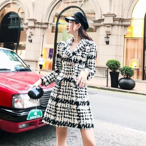 Fashion Black White Plaid Long Wool Coats Women 2020 Winter Tweed Slim Lapel Double Breasted Lady Coats Elegant Trench Outerwear