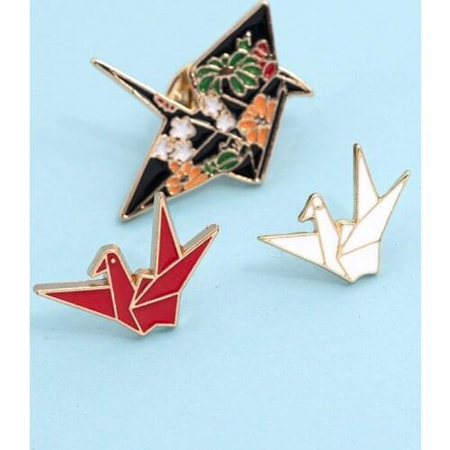 Fashion Cute Paper crane Enamel Brooch For Women Girls Japanese Style Origami Animal Badge pins Jewelry Birthday Gifts