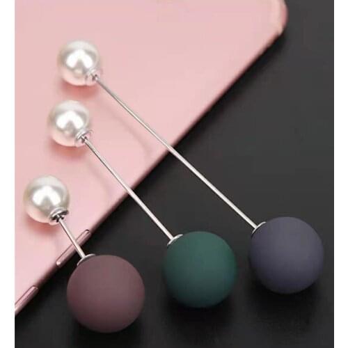 A brooch pinSweater pin Pearl style personality collar pin scarf pin
