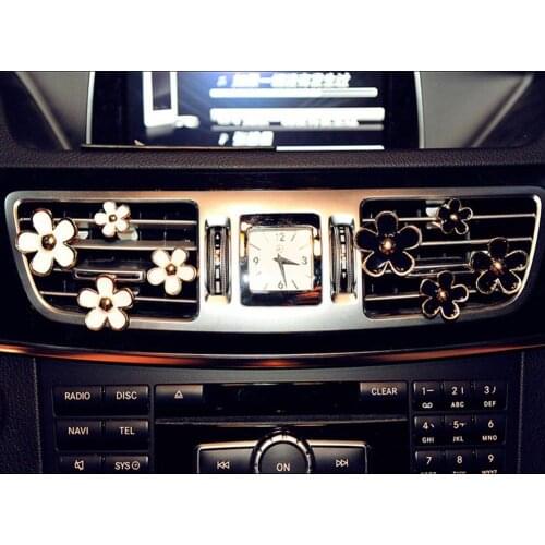 4Pcs/Set Lovely Daisies Flower Car Air Outlet Freshener Perfume Aroma Clip Decor