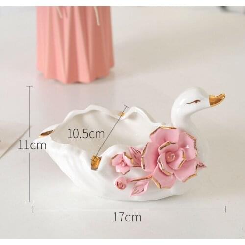 European Swan ashtray Ceramic Personality Fashion Ash Tray ashtrays Lovely smoking tray Home decoration Outdoor Indoor Gifts