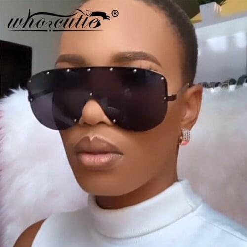 Vintage Oversized Shield Goggles Sunglasses 2021 Brand Design Metal Frame Rivet Sun Glasses Visor Shades Futuristic Style S440