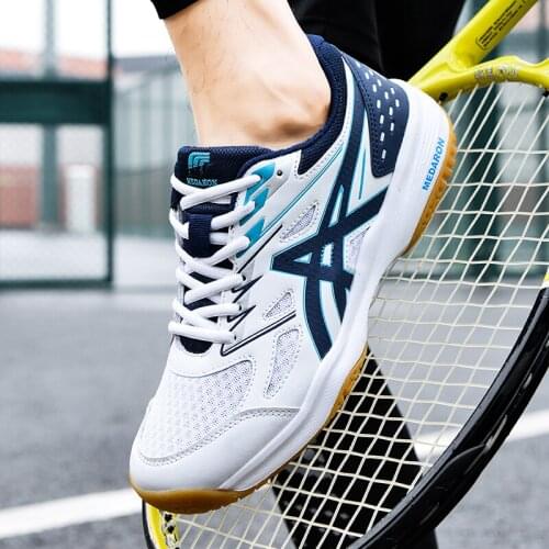 New Breathable Badminton Shoes Men Women Big Size 35-45 Light Weight Badminton Sneakers Ladies Anti Slip Tennis Shoes Couples