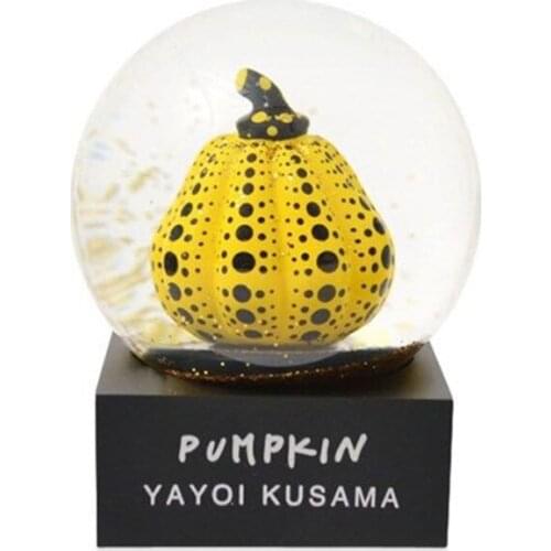 YAYOI KUSAMA WAVE POINT PUMPKIN CRYSTAL BALL CREATIVE LIVING ROOM TV CABINET STREET ART RESIN ART&CRAFT FIGURINES X4147