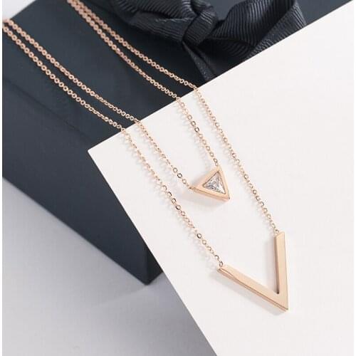 YUN RUO 2018 New Arrival Rose Gold Color Elegant V Shape Crystal Pendant Necklace Fashion Titanium Steel Woman Jewelry Not Fade