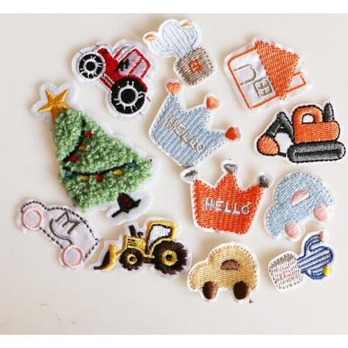 Cartoon Decorative Christmas Tree Car Icon Embroidered Applique Patches For DIY Iron on Badges Stickers on Backpack the Clothes
