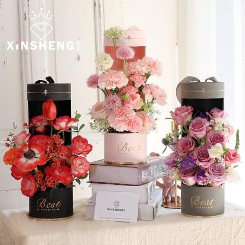 2pcs Creative Portable Kaleidoscope Portable Flower Box Flower Box Hollow Gift Package with Window-Type Holes round Basket