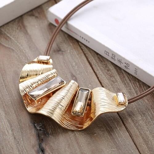 Geometry Corrugation Shape Pendant Chokers Necklaces For Women Statement Crystal Jewelry collier femme