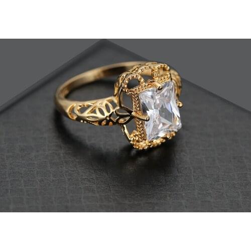 Luxury Fashion Carved Hollow Out Design Inlaid Square Crystal Ring Charm 3 Colors Womens Rings Couples Jewelry Accessories