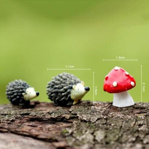 Garden gnomes moss terrarium Artificial mini hedgehog with red dot mushroom miniatures resin crafts decorations for home