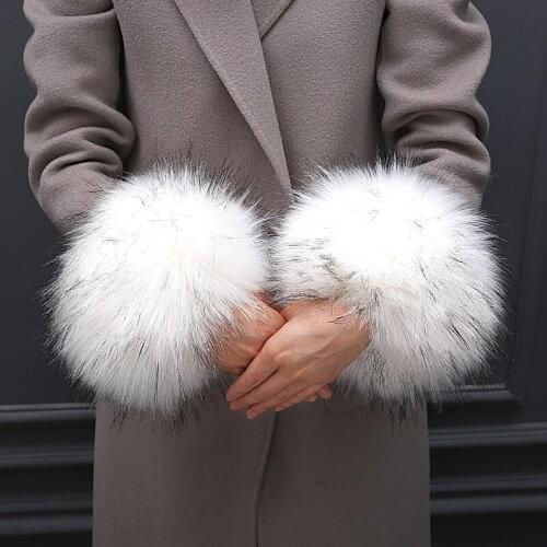 One Pair Womens Winter Arm Warmer Thick Wrist Arms Gloves Faux Fur Plush Windproof Cuffs Wristband Female Elastic Oversleeve