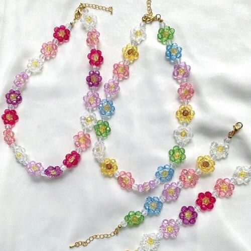 Dvacaman Bohemian Handmade Colorful Flower Necklace Transparent Acrylic Beaded Clavicle Necklace for Women Summer Sweet Jewelry