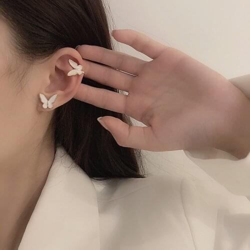 New Stainless Steel Butterfly Earrings Simple Shiny Silver Butterfly Ear Studs For Ladies And Girls Romantic Sweet Wild Earrings