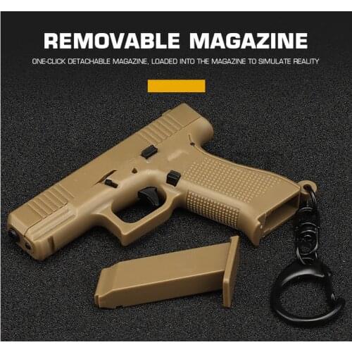 1:4 Detachable G45 1911 M92 Model Tactical Pistol Shape Keychain Weapon Keyring Portable Backpack Decorations Ornaments For Gift