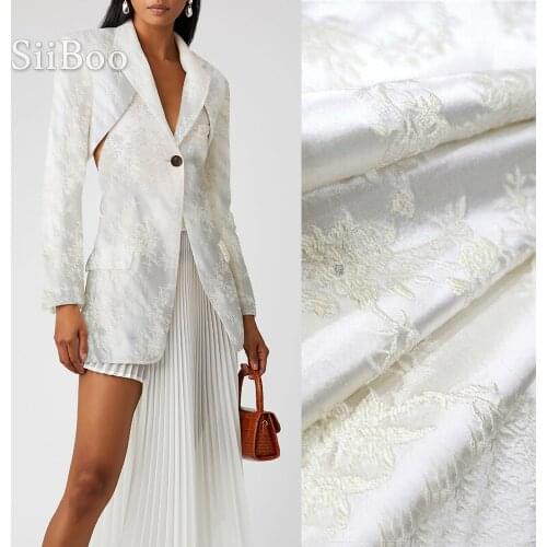 French elegant style 3D embossed yarn dyed metallic jacquard fabric for lady winter dress jacket tela por metro telas SP5887