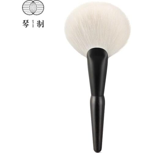 QINZHI Professional Handmade Make Up Brush Z102 Fan Shape Large Face Powder Brush Soft Saibikoho Goat Hair Makeup Brushes