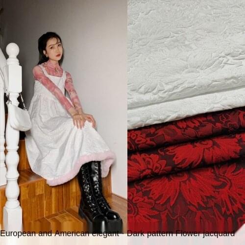 Three-dimensional embossed chrysanthemum yarn-dyed jacquard fashion fabric Sewing fabric factory shop is not out of stock