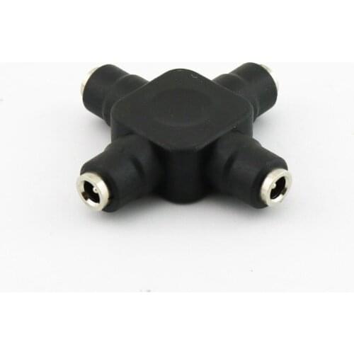 2pcs 4 Ports 3.5mm x 1.35mm Barrel Female DC Power Plug Splitter Adapter Connector