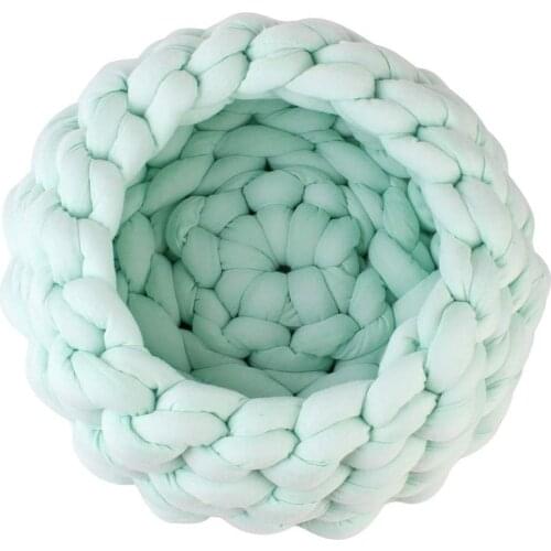 Dog Bed Soft Hand-Woven Coarse Wool Pet Sofa Cats Bed Self-Warming Dog Cushion Machine Washable Pets Kennel Pads