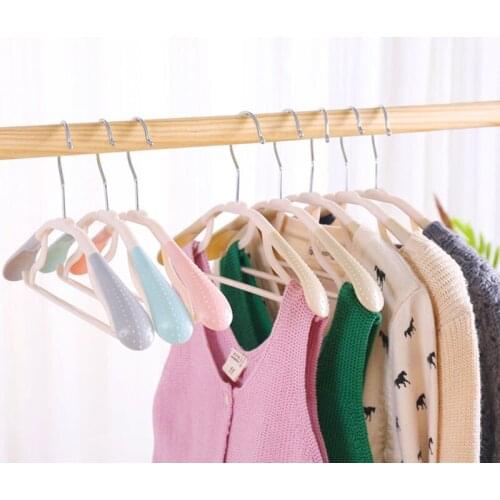 5pcs/lot Plastic Windproof Hanger Child Kid Baby cloth Hanger Organizer Fixed Holder Buckle Household Anti - Slip Clothes Hanger
