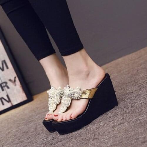 Korean version of the summer thick-soled shoes rhinestone beaded flip-flops thick-bottomed wedge-shaped beach sandals women