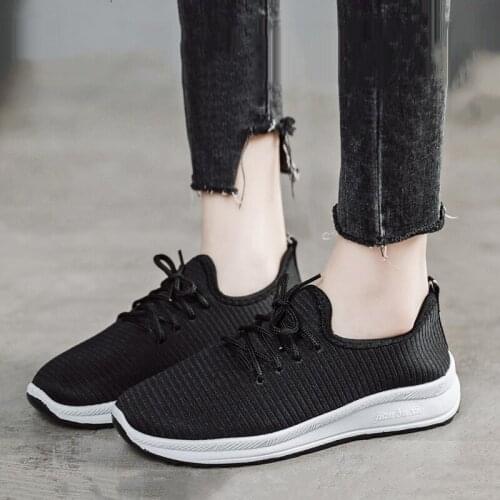 Womens Designer Running Shoes VIP Men Breathable Mesh Sport Shoes Comfortable Fashion Casual Sneakers Platform Tenis Shoes