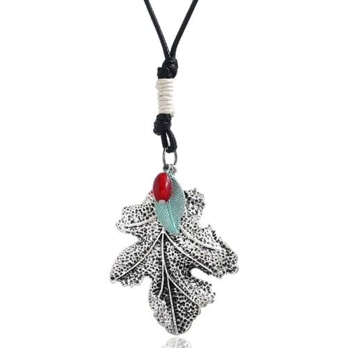 Fashion Boho Long Pendant Necklace Retro Casual Maple Leaf Charms Leather Rope Adjustable Chain Vintage Bohemian Sweater Jewelry